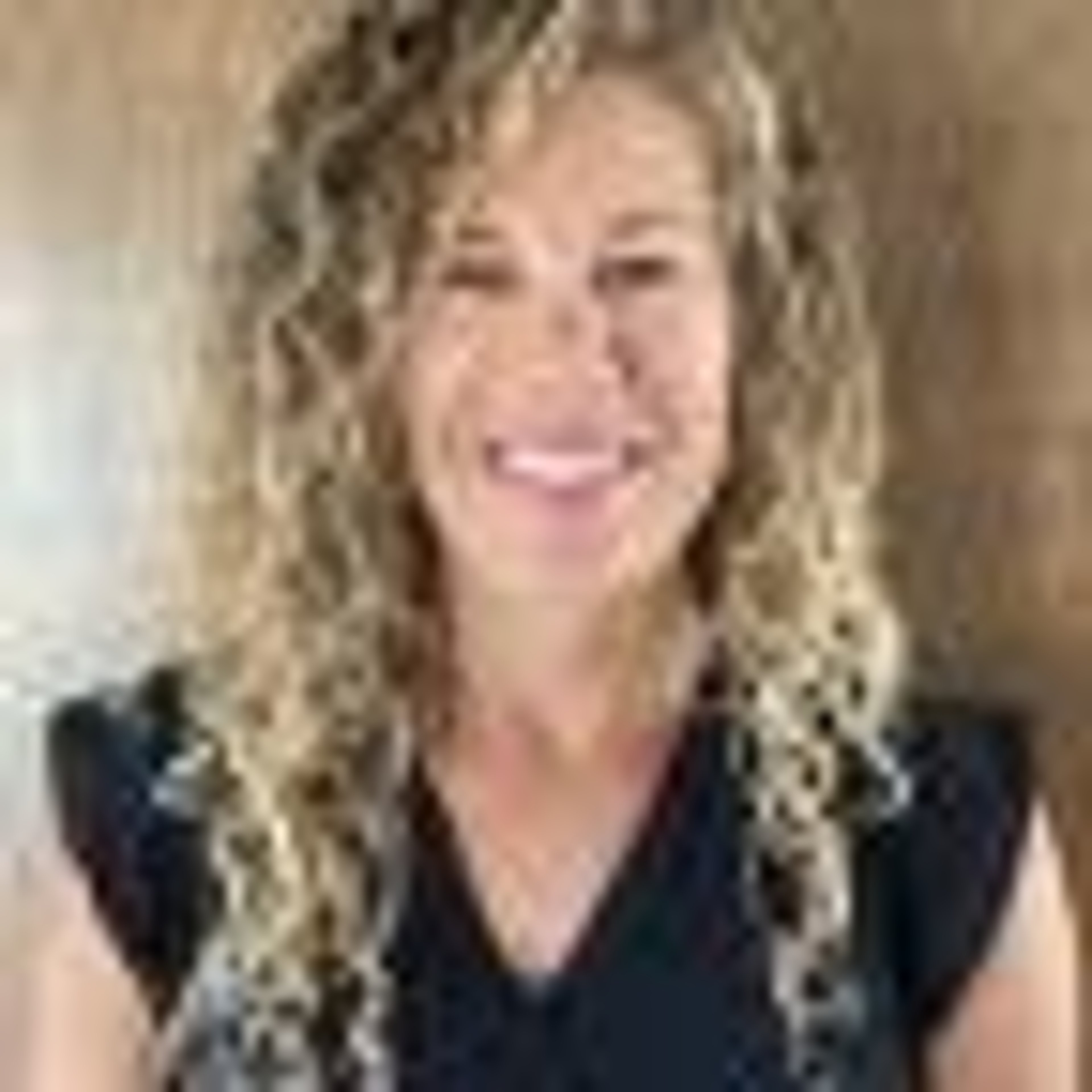 Headshot of Erin Davis