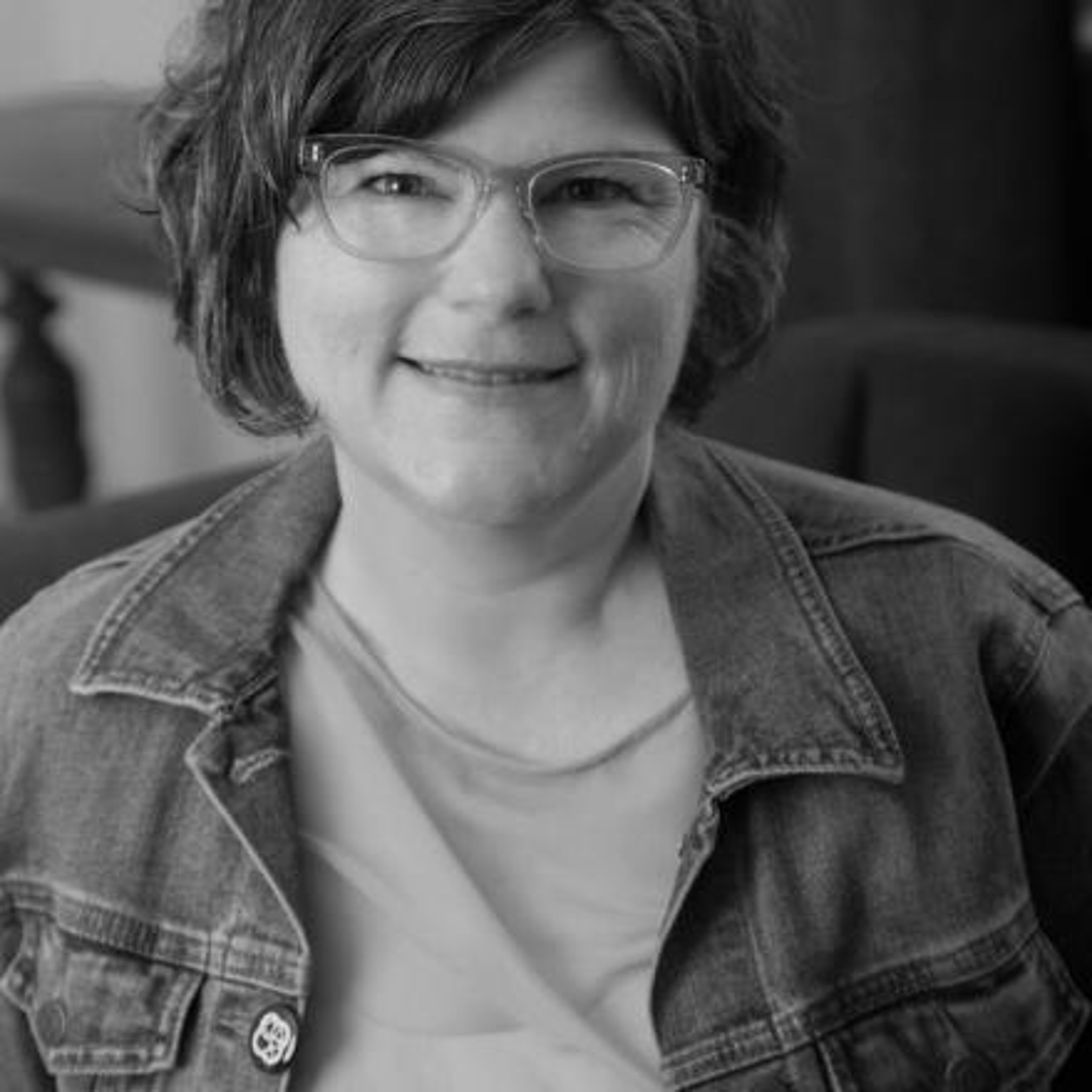 Headshot of Sara Zarr