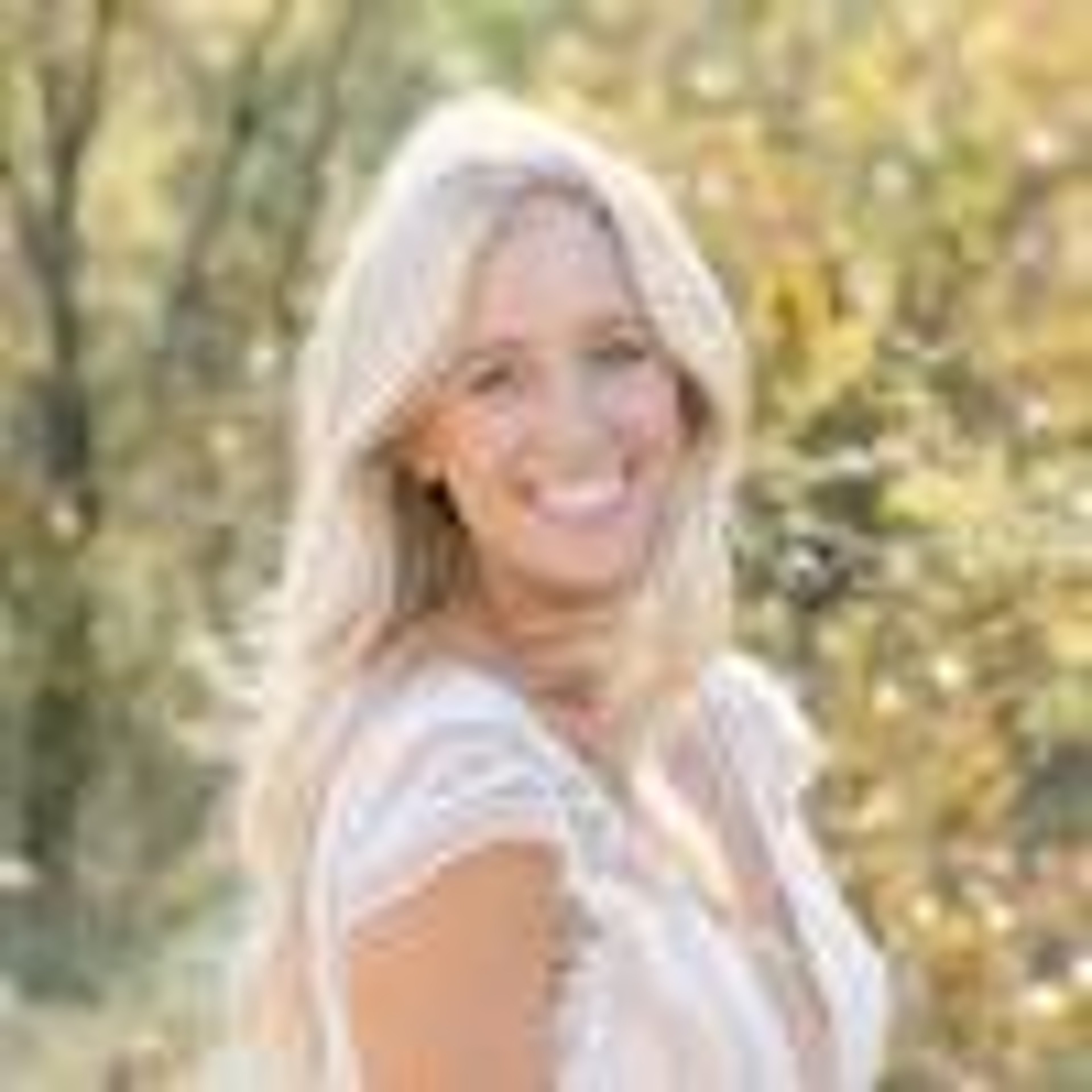 Headshot of Gretchen Woodson