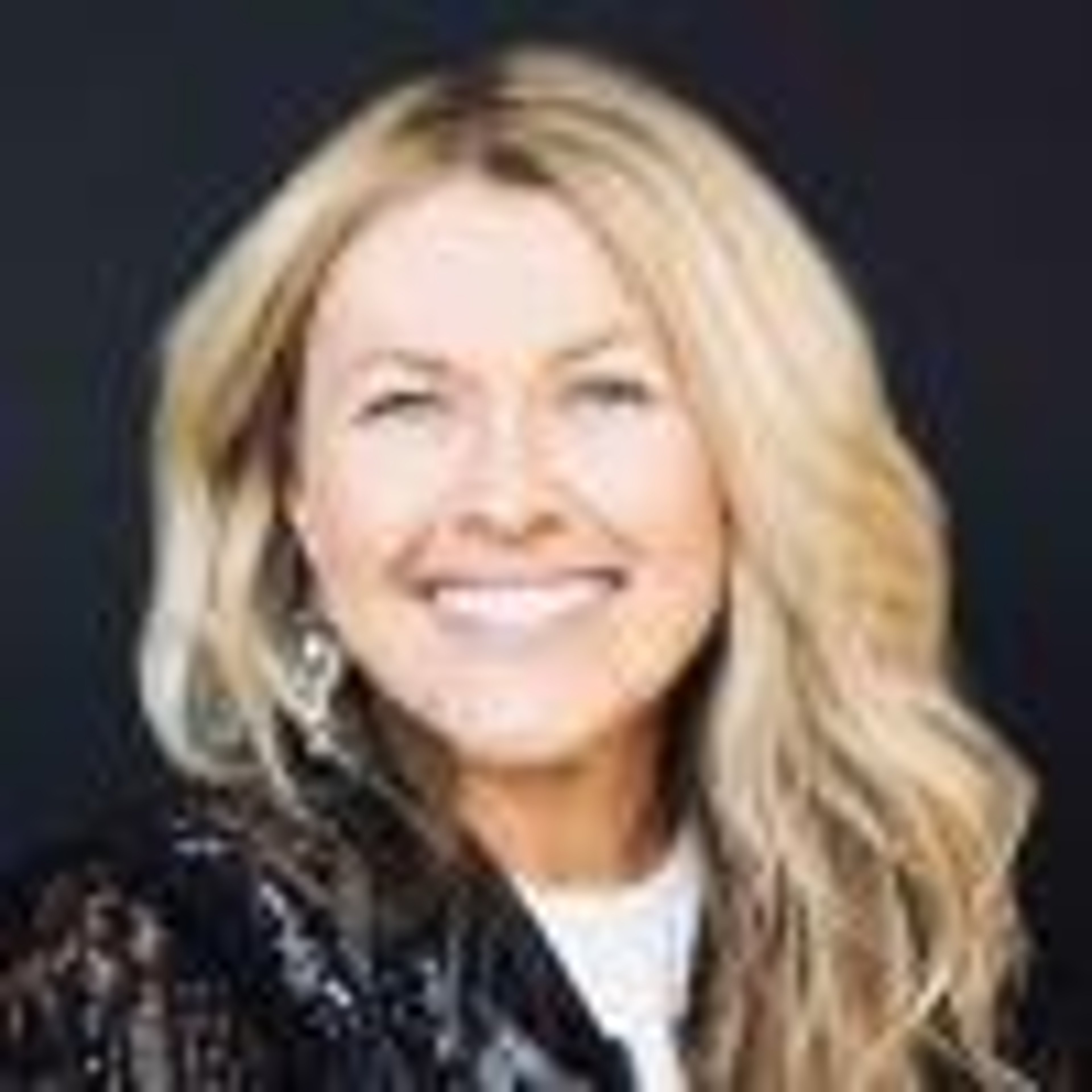 Headshot of Lauren Plunkett