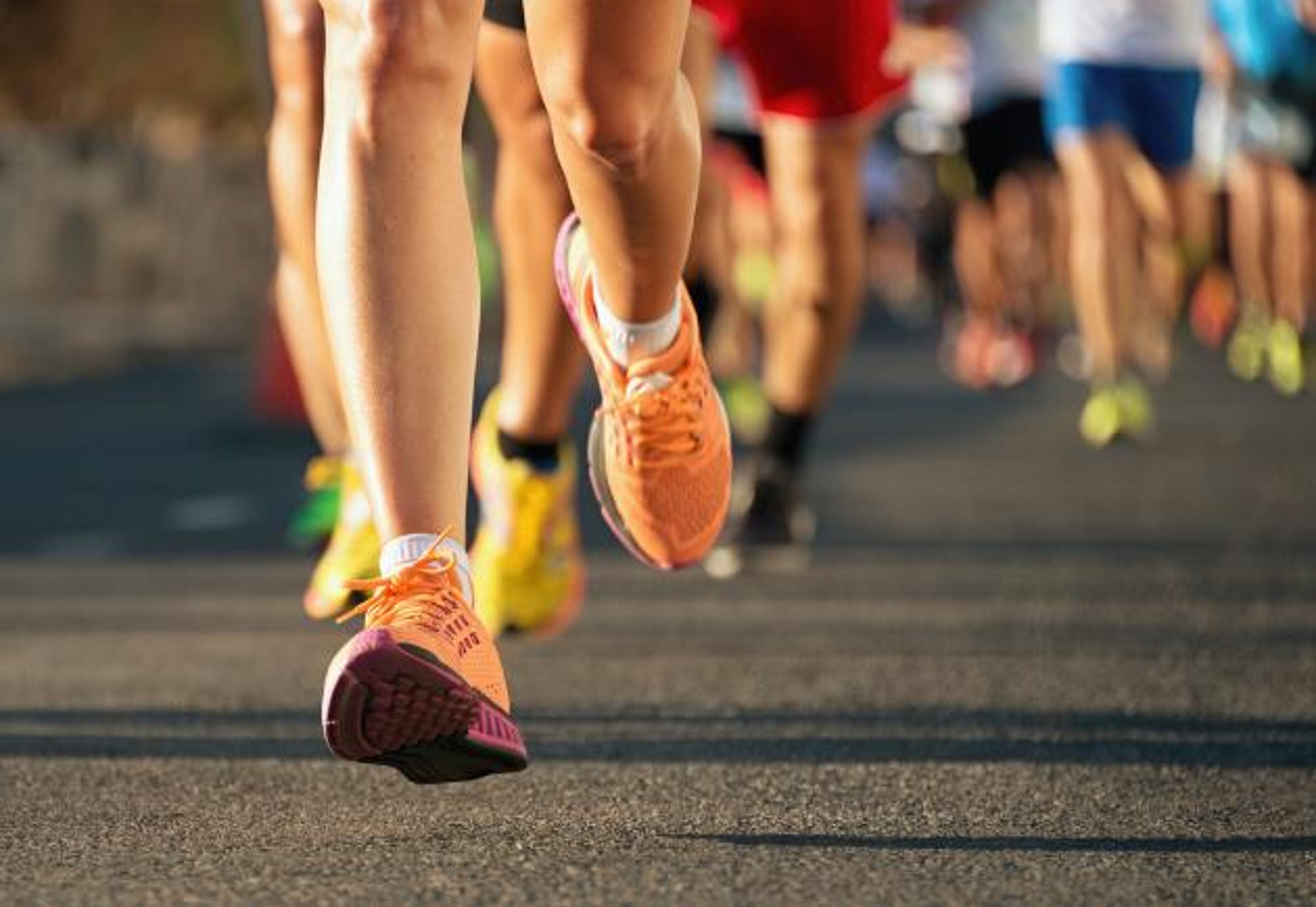 People running marathon