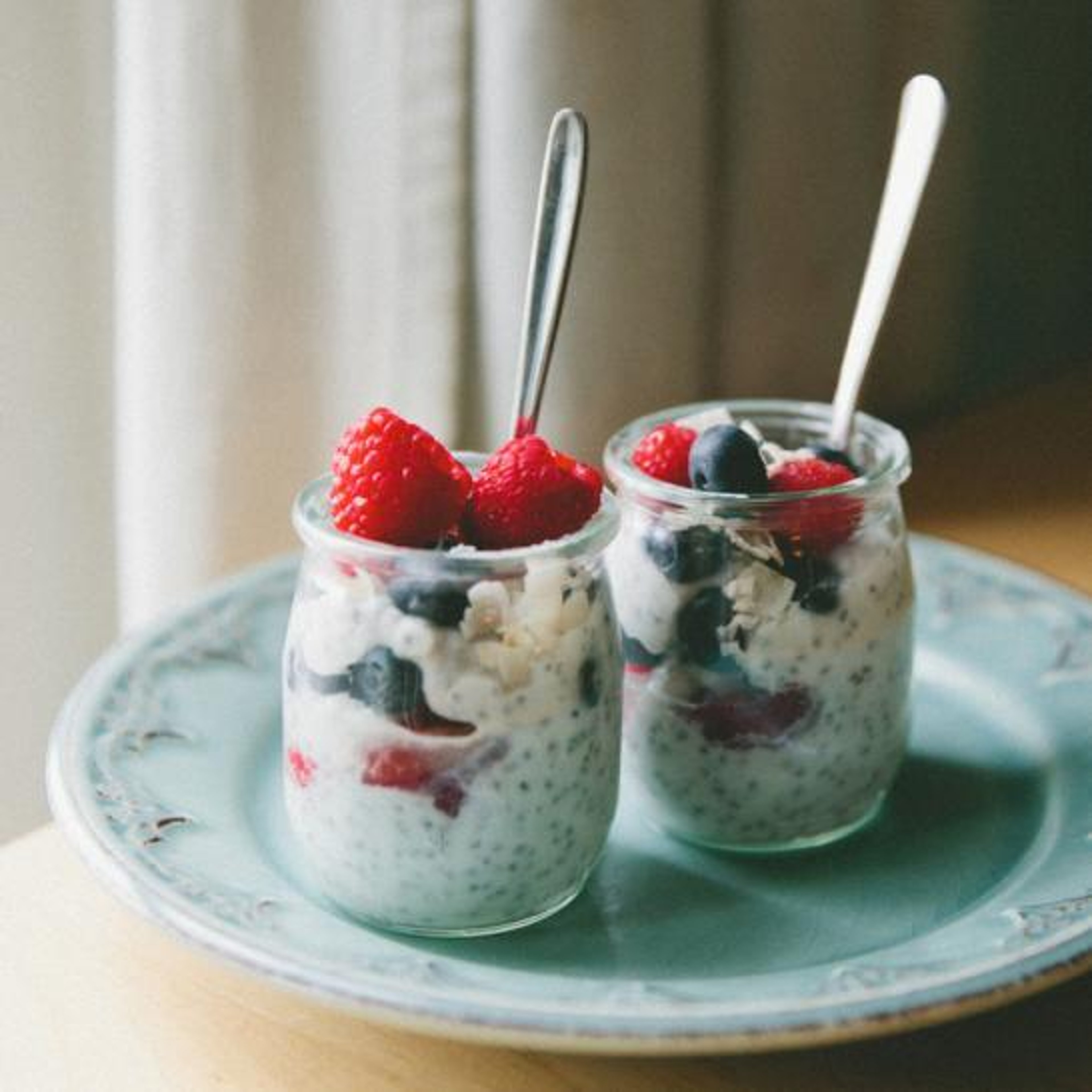 Overnight berry chia pudding
